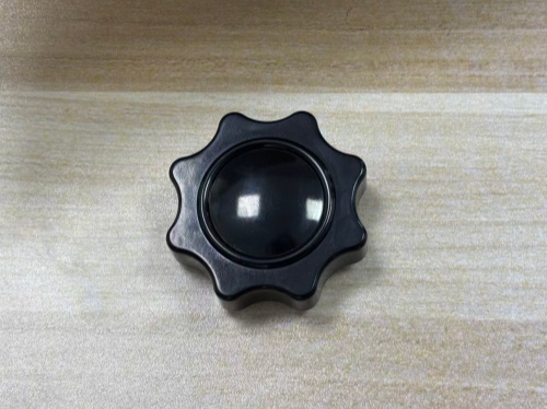 The finished bakelite knob 1