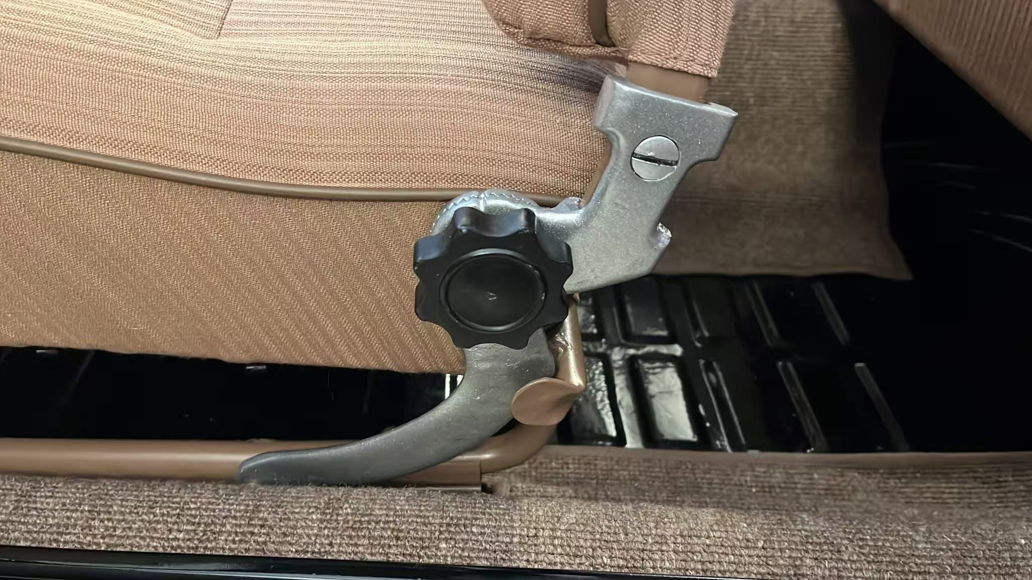 application of the seat recliner