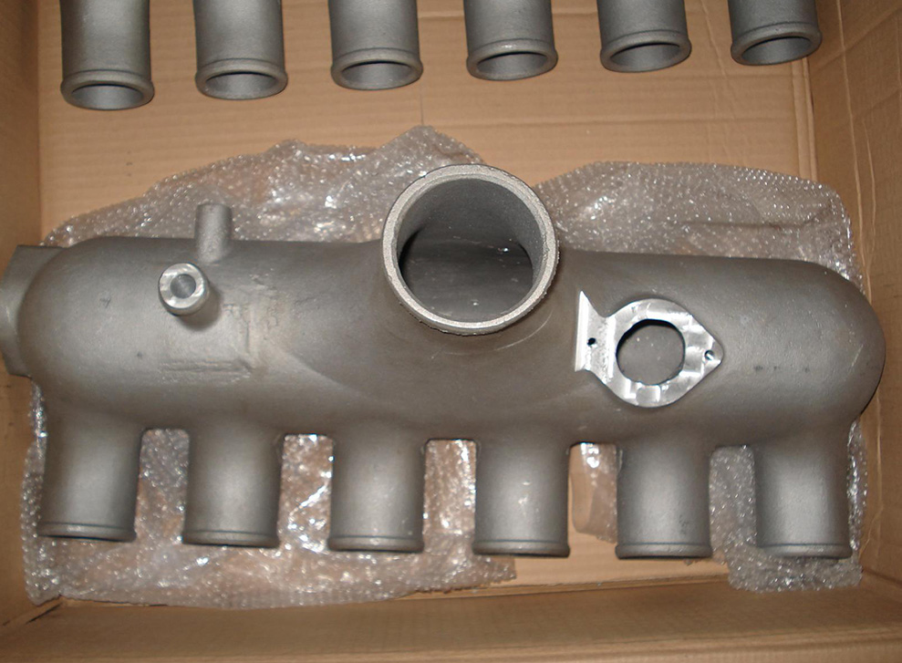 1_0000_10-top view of manifold in machining