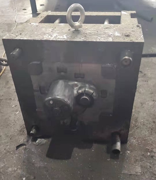 the gearmotor mold-1