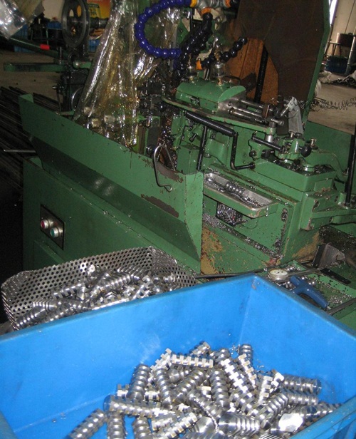 Mesin belok CNC