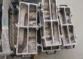the mold to make the wax pattern