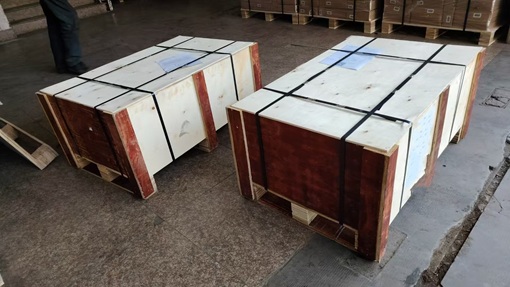 wooden case packing