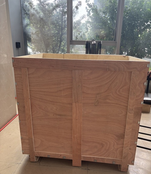 la gran caja de madera