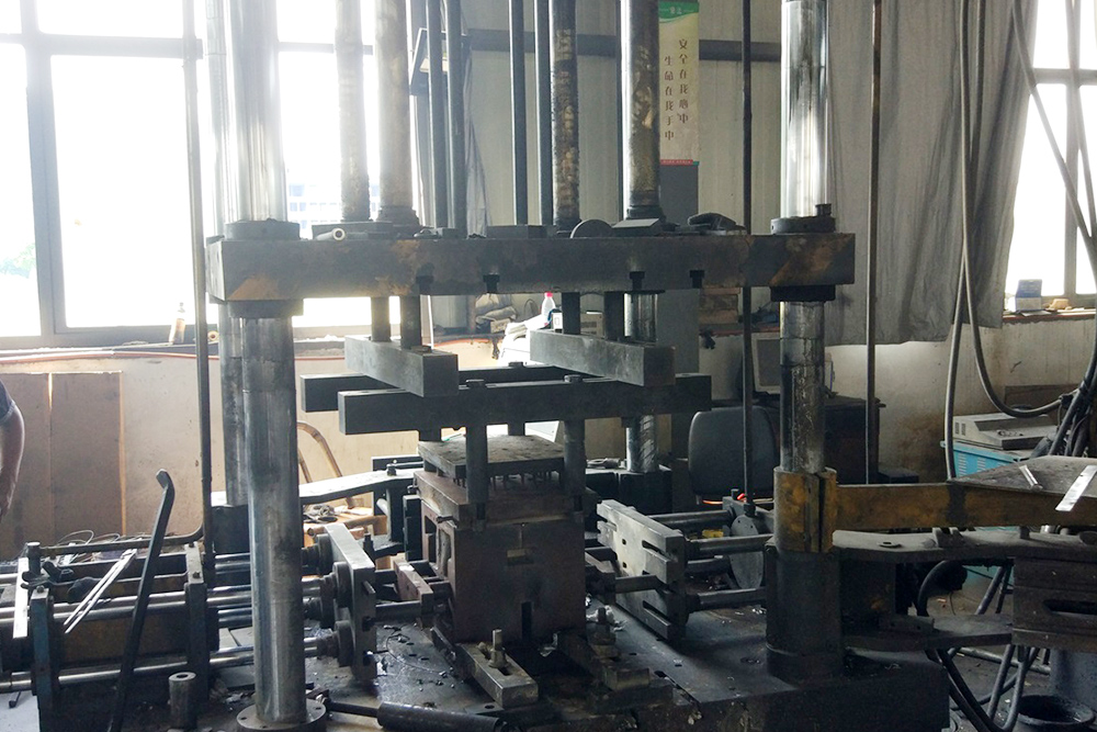 Low Pressure Cast Machine